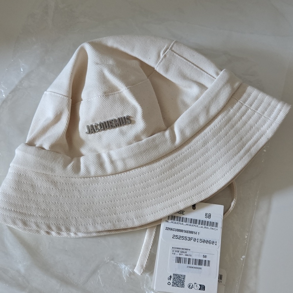 Jacquemus Bucket Hat - Picture 4 of 9